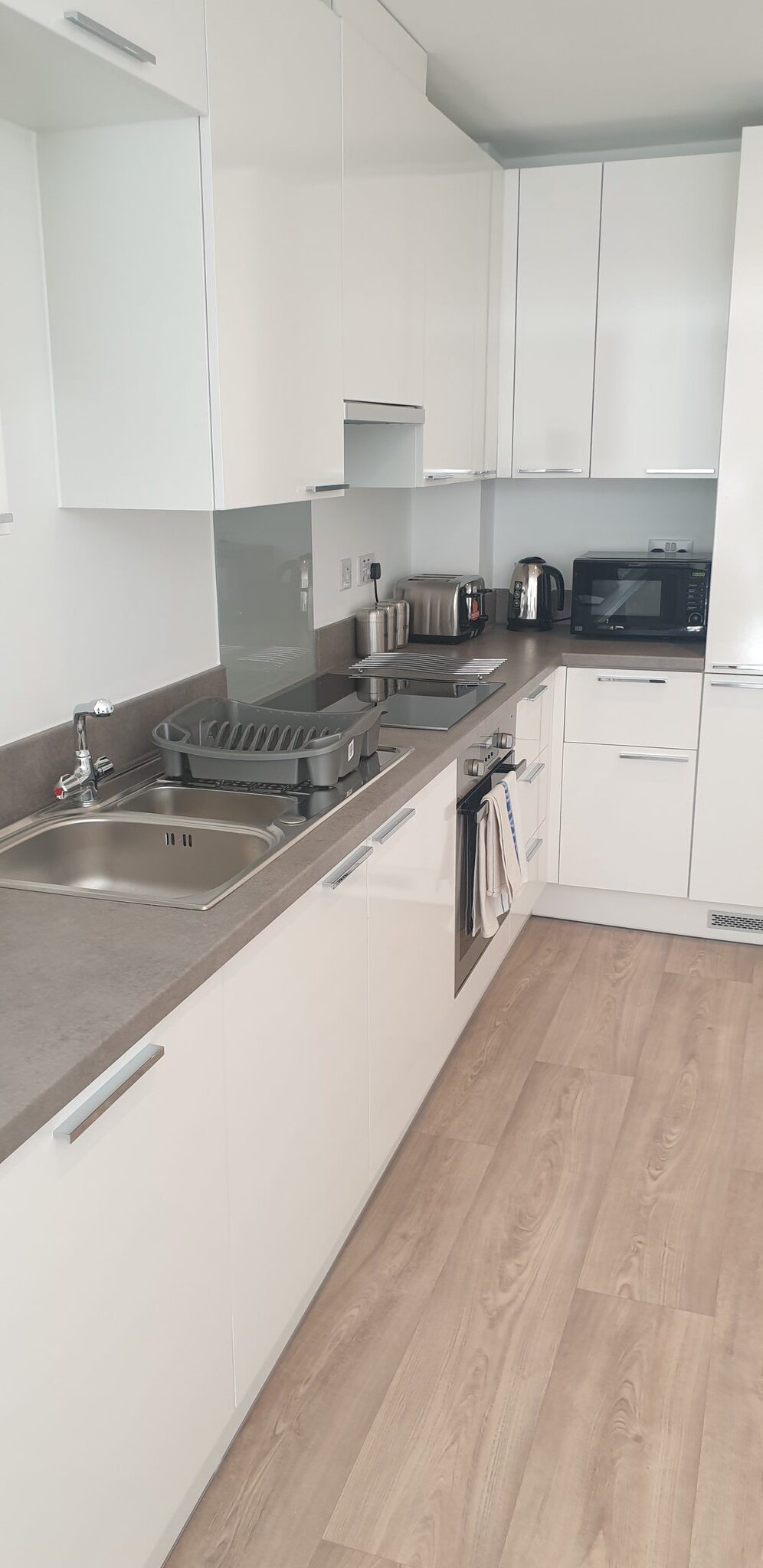 Two_Bed_Family_Apartment_Kitchen2_S