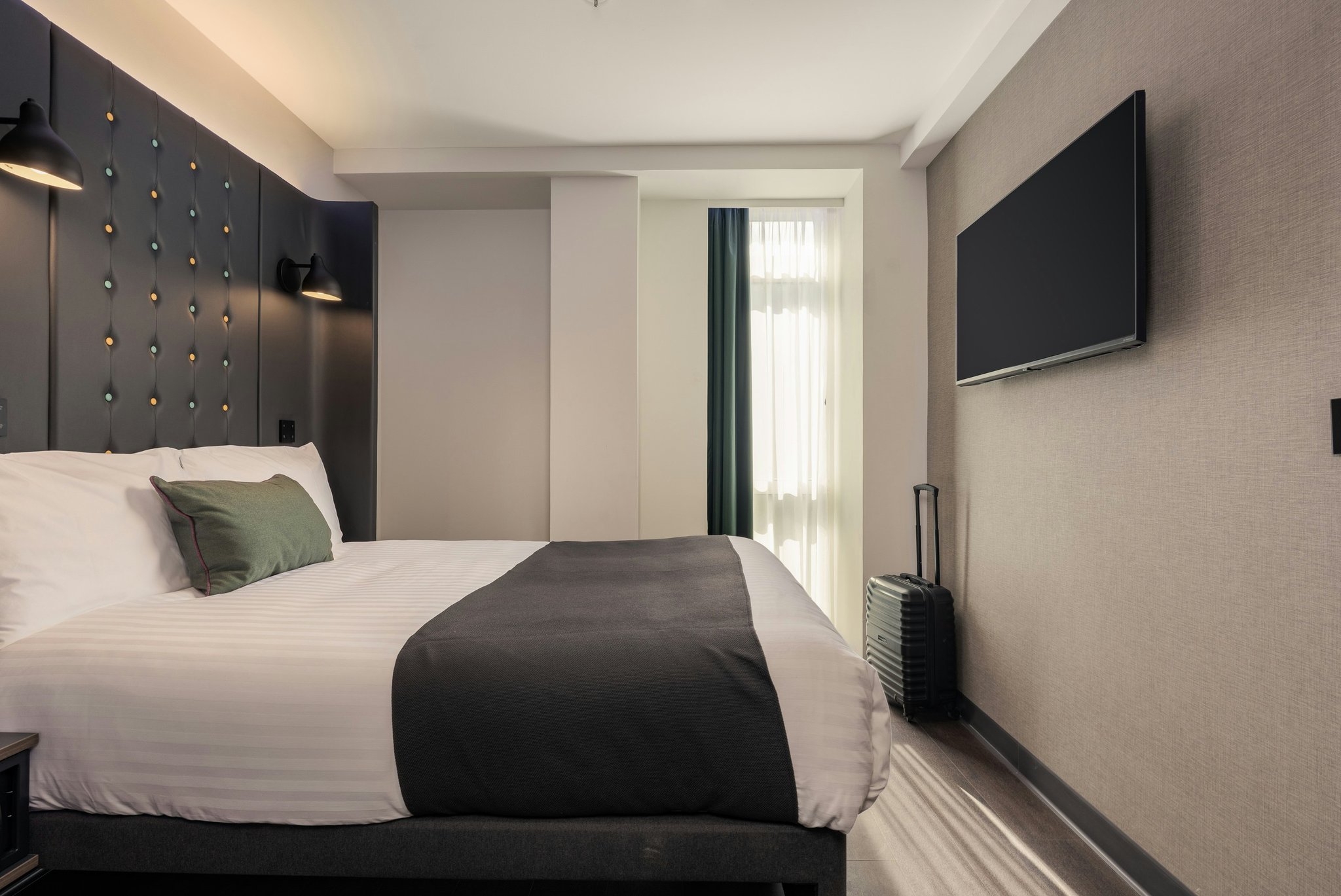 NKPEq4wsD0us4NREJaQcKA_Edinburgh_St_Andrew_Square_Cosy_Do_S