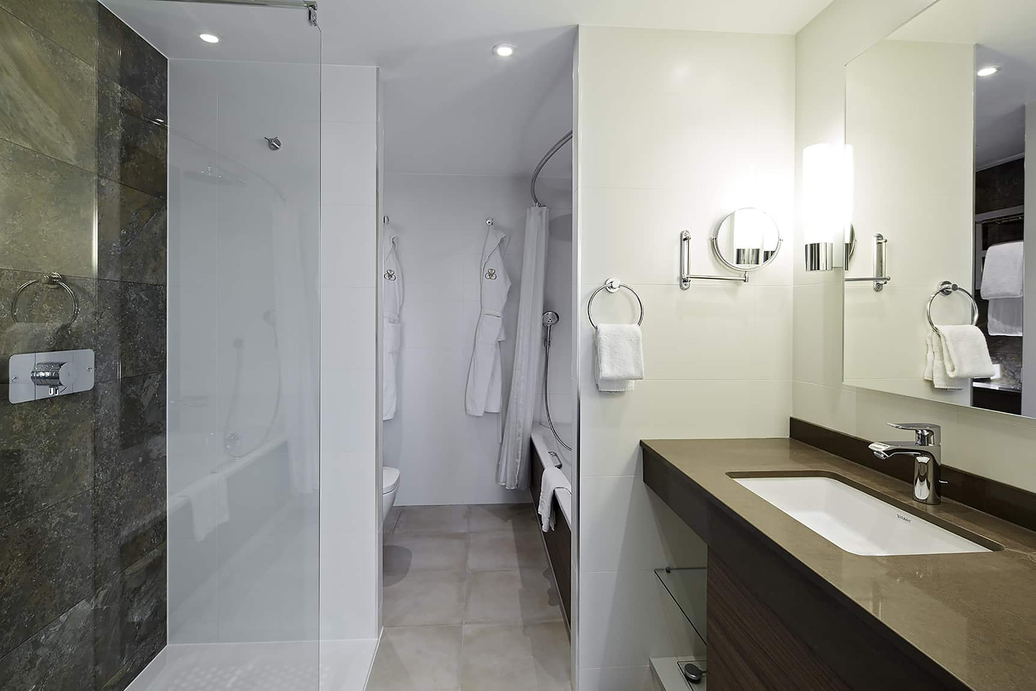 Feature_Room_Wraysbury_Bathroom_S