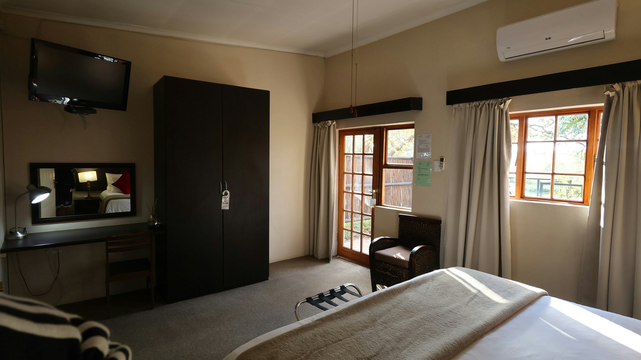 g6Bc6dSQi0GY1IXmDTSqgA_Luxury_Room_with_Kitchen_IMG_0644_S
