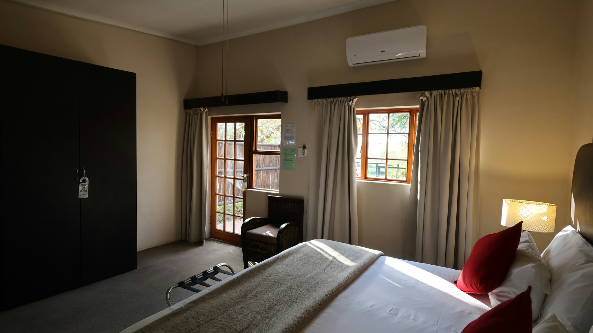 Z4SrtWjtNU6P9tLJITfA_Luxury_Room_with_Kitchen_IMG_0645_S