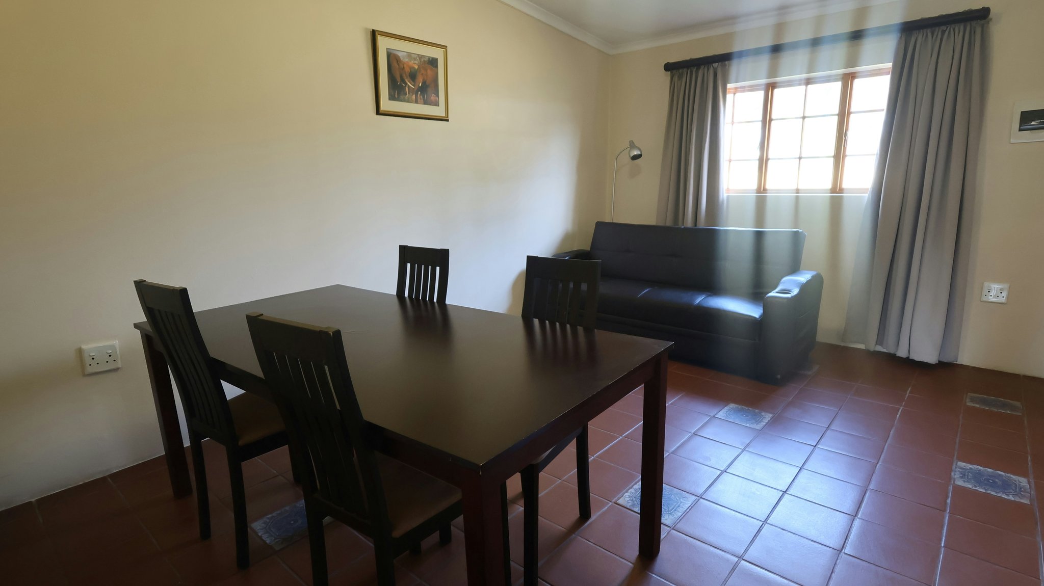 M8wJKT2JjU66EGGTGmZjrQ_Deluxe_Room_IMG_0904_S