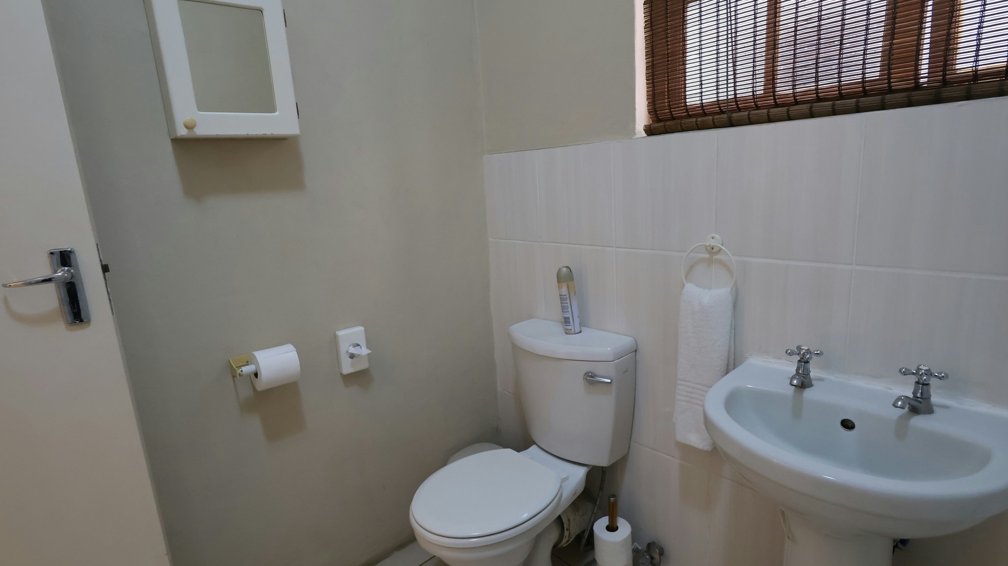 n0y0iaDj06KIWTR0orfww_Family_Room_with_KitchenIMG_0887_S