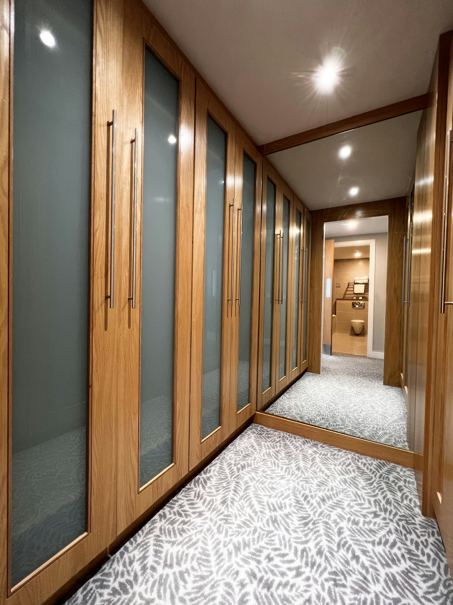 SoiLoodBkkWtaYcaN7qzIQ_Junior_Suite_Dressing_Room_S