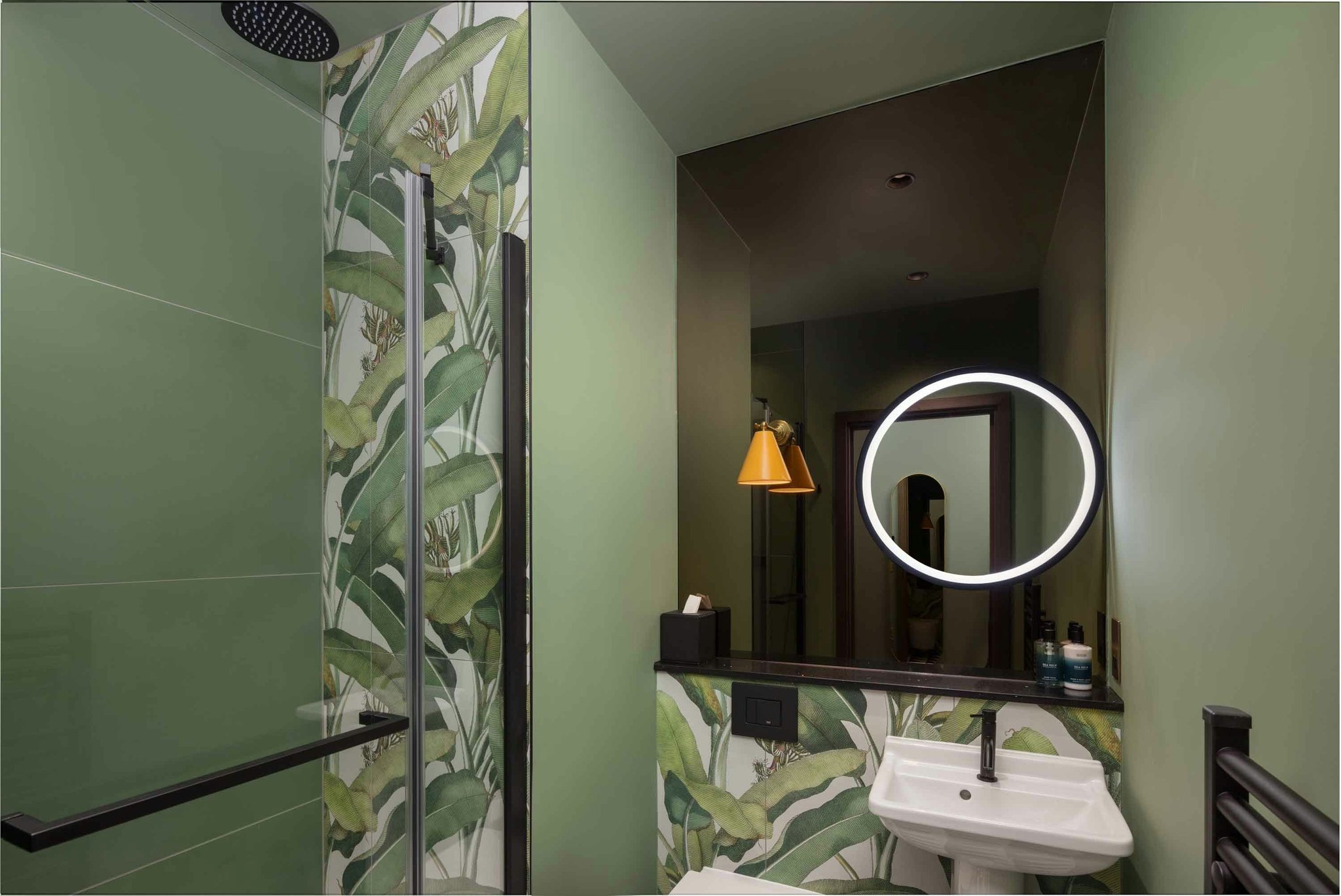Sk1GFD7eBU2tvj2Qp8zSQ_TKH-RM_Green_bathroom-1THIS_S