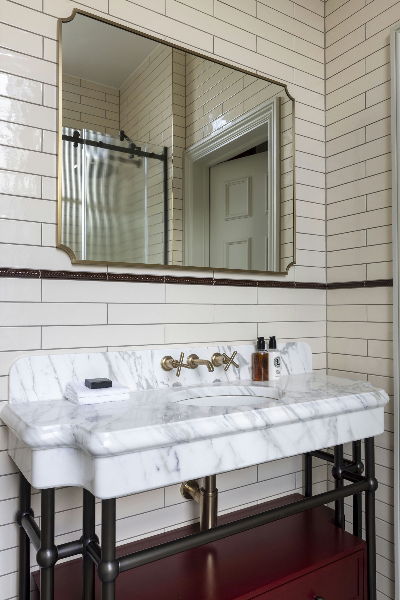 Q1w60n54d067ynENlDvbw_Bathroom_(3)_S