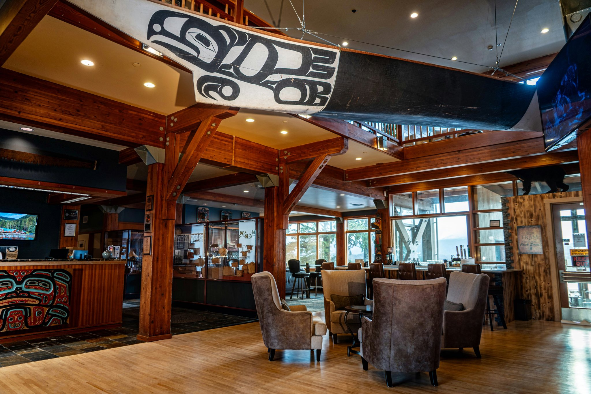 q5HGhuIITUSoGH7kajXimA_Lodge_Lobby_Canoe-7401227cc_S