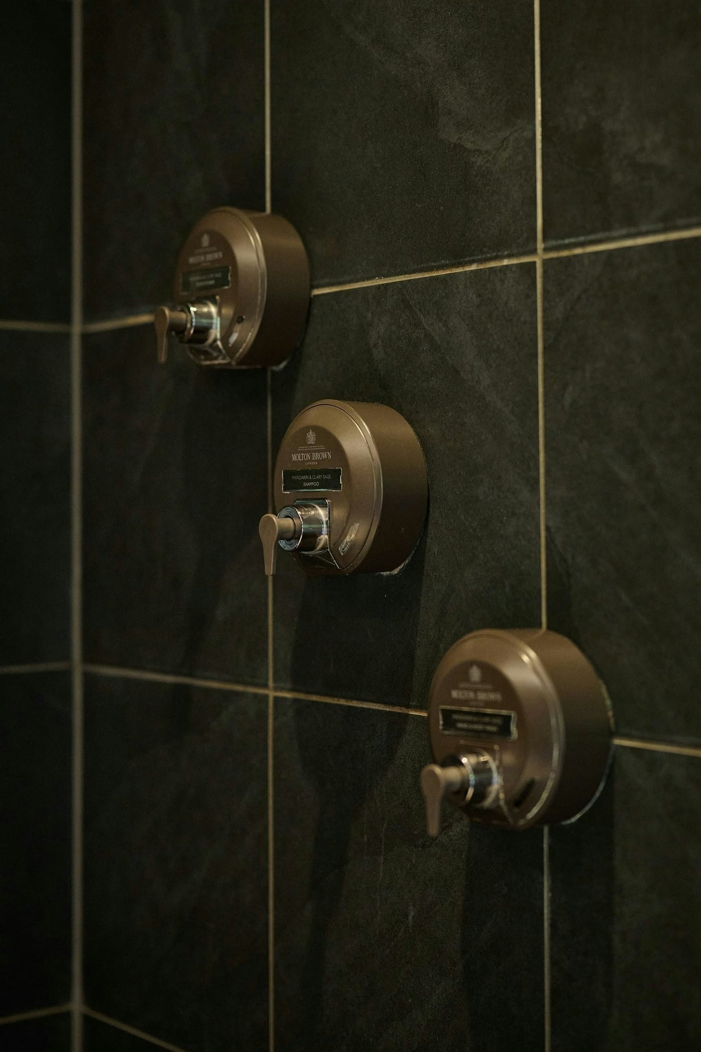 DjQUZixGES9t5D7Xj2Mw_The_Resident_Soho_-_Bathroom_Detail__S