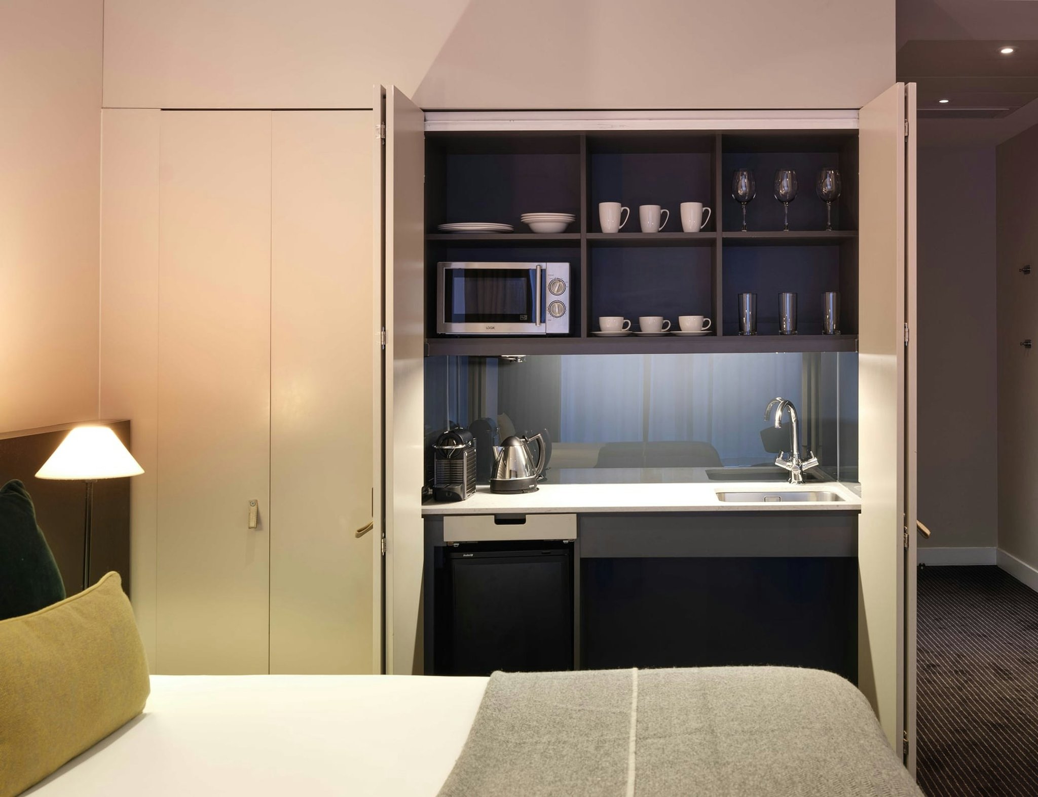 OMzcDGDgKEG34PZSHR17FA_The_Resident_Soho_-The_Accessible__S
