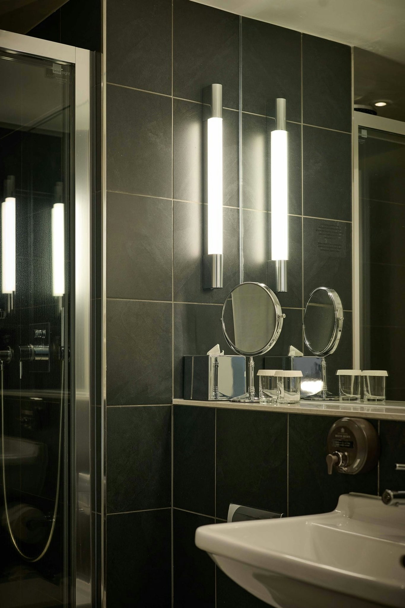HBY9FY1RlUuxxYKdCDVi4g_The_Resident_Soho_-_Bathroom_Detai_S