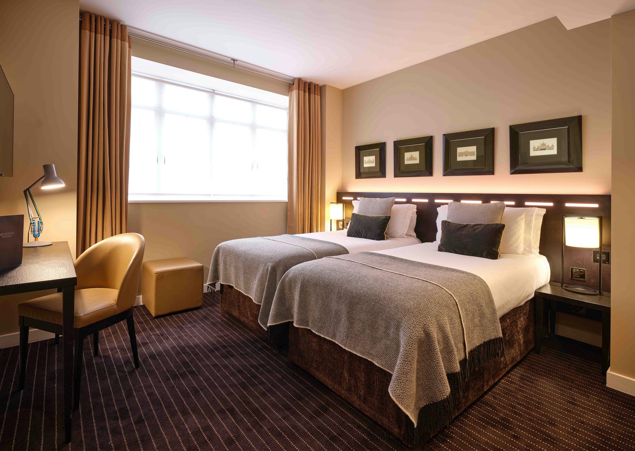 3o4bAO6UEu1F2IjZJJ1aw_The_King_Twin_Room_111_00013_S