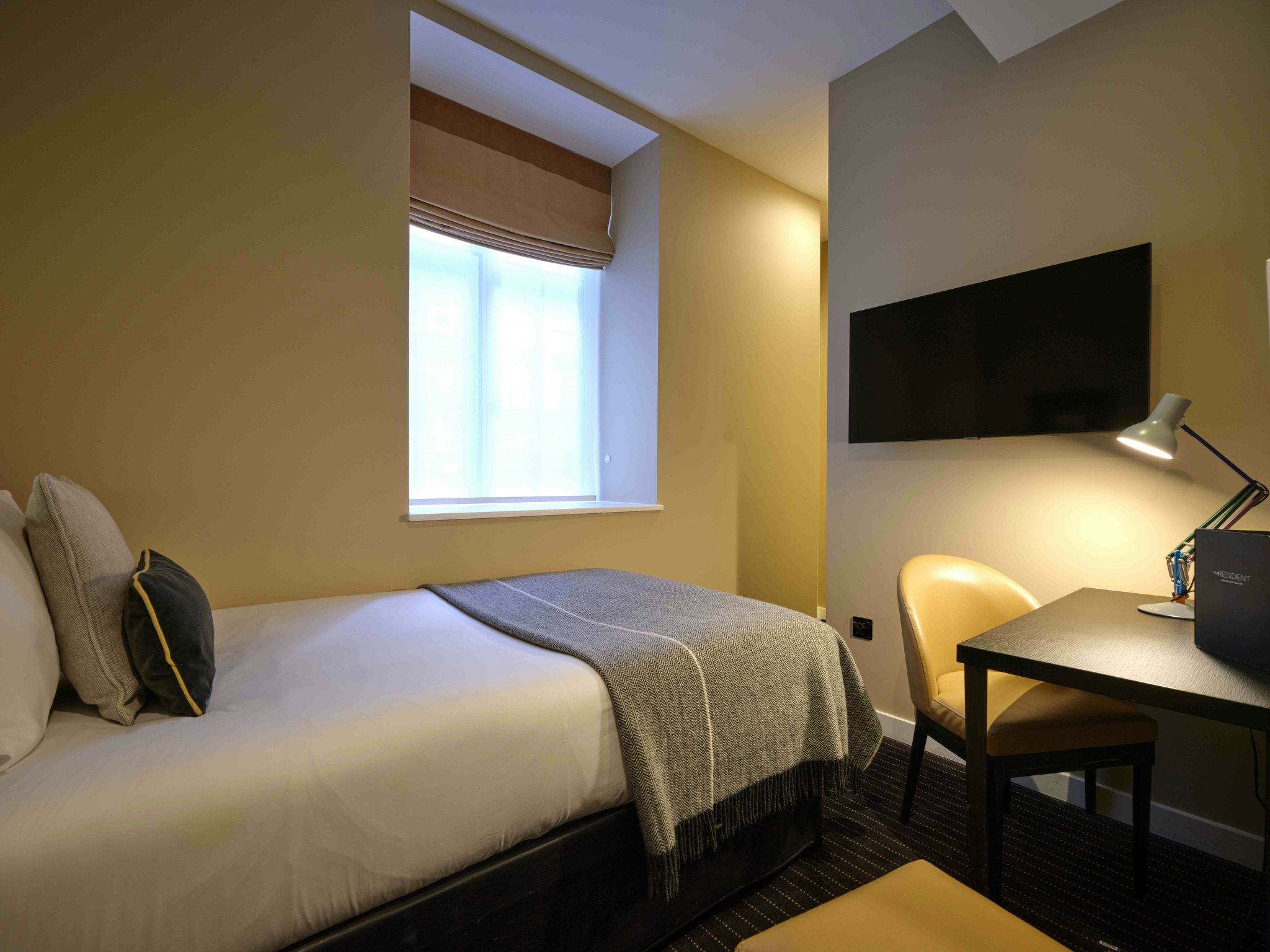 pm1yc12AGUOF0oX2qX5FPw_The_Solo_Room_angle_2_014_01_00010_S