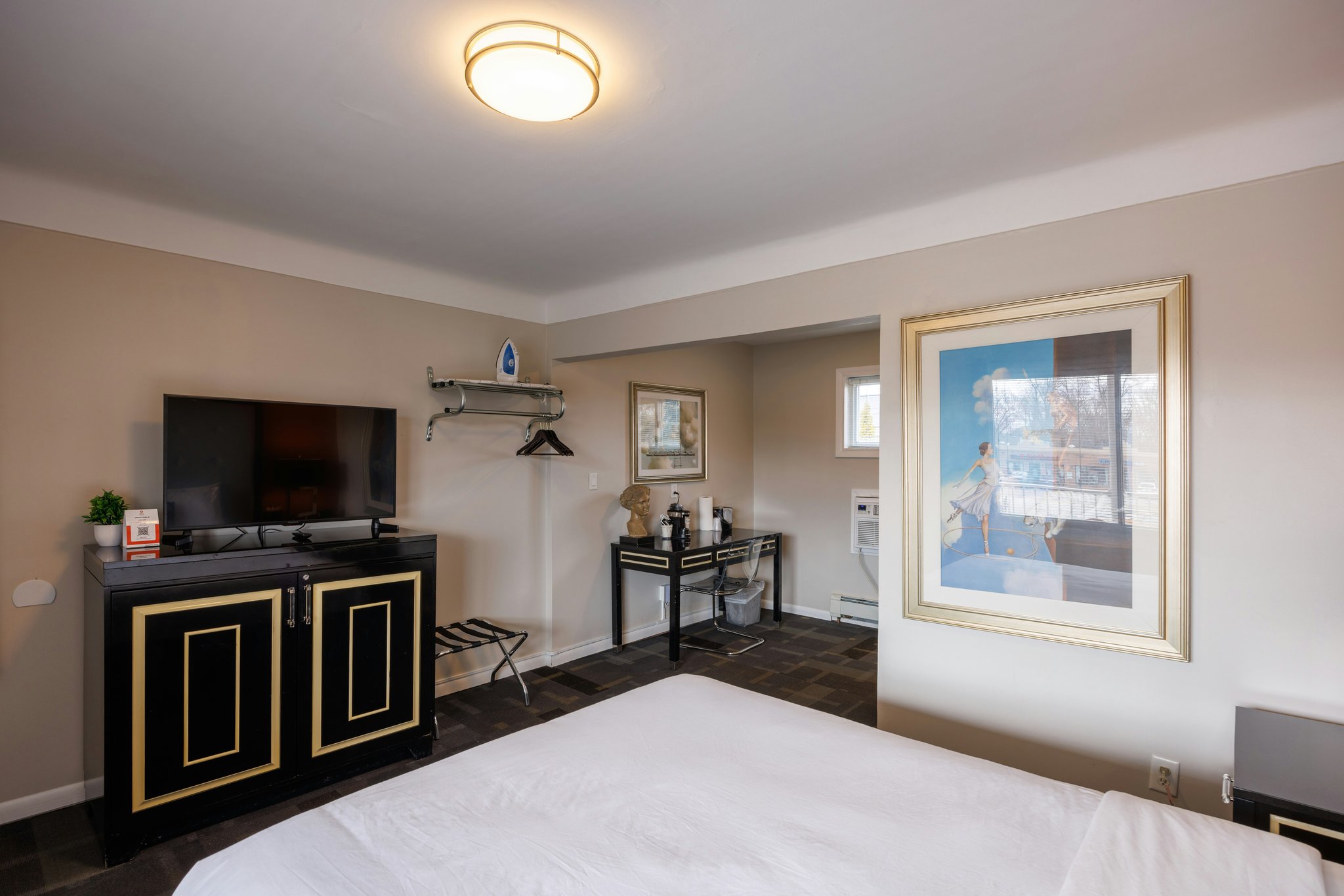 MTYY58Co0mLzMEMUeg_Standard_Queen_Room_2_S