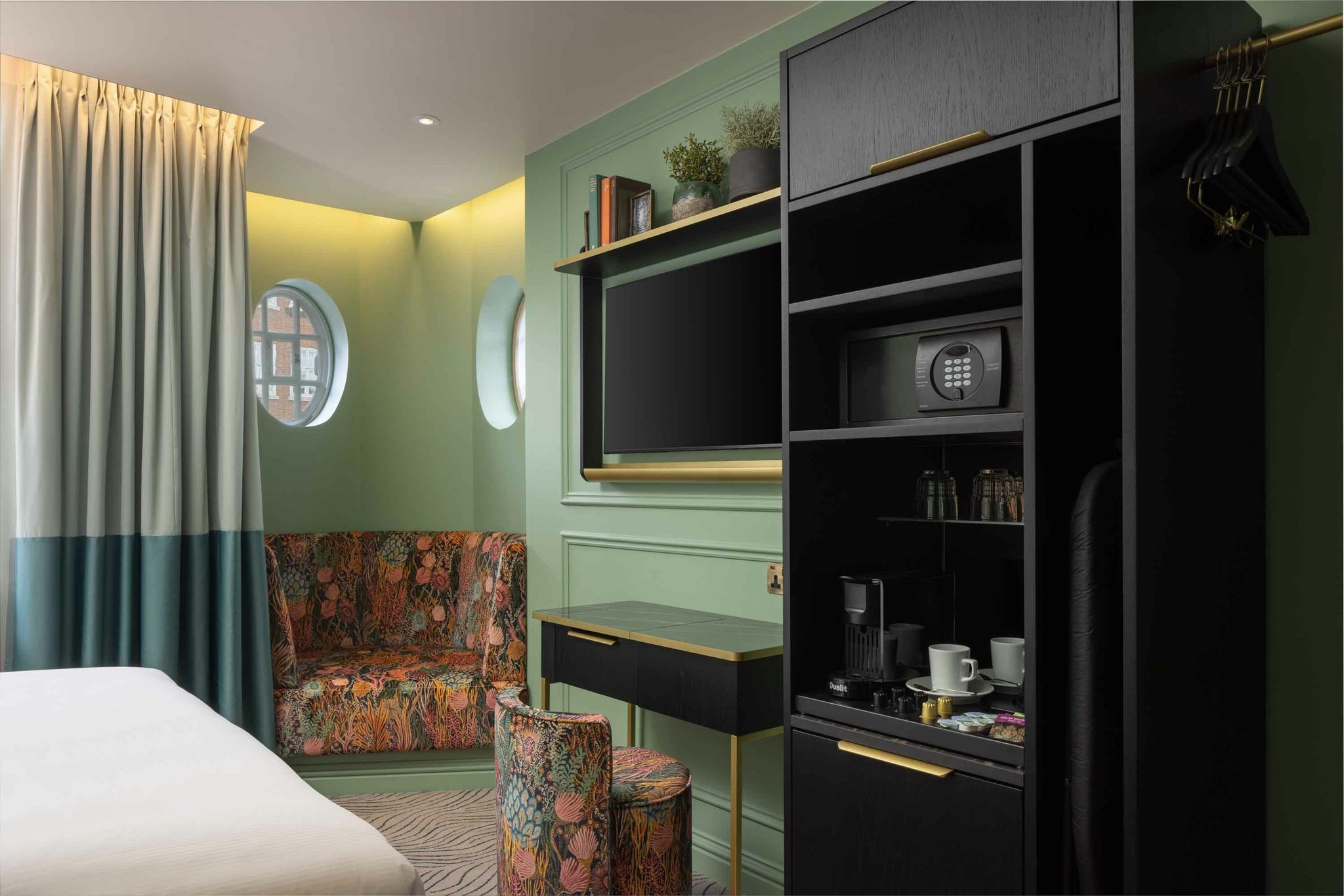 ADyujnxeUEGFI6gLjxLoNg_King_Room-14_S