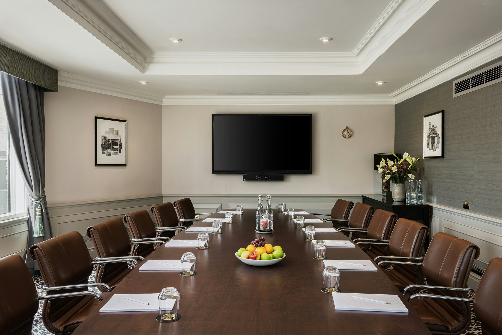 fjWr8U9d0zEbMiPQbcQ_Wide_angle_shot_of_the_Blenheim_Board_S