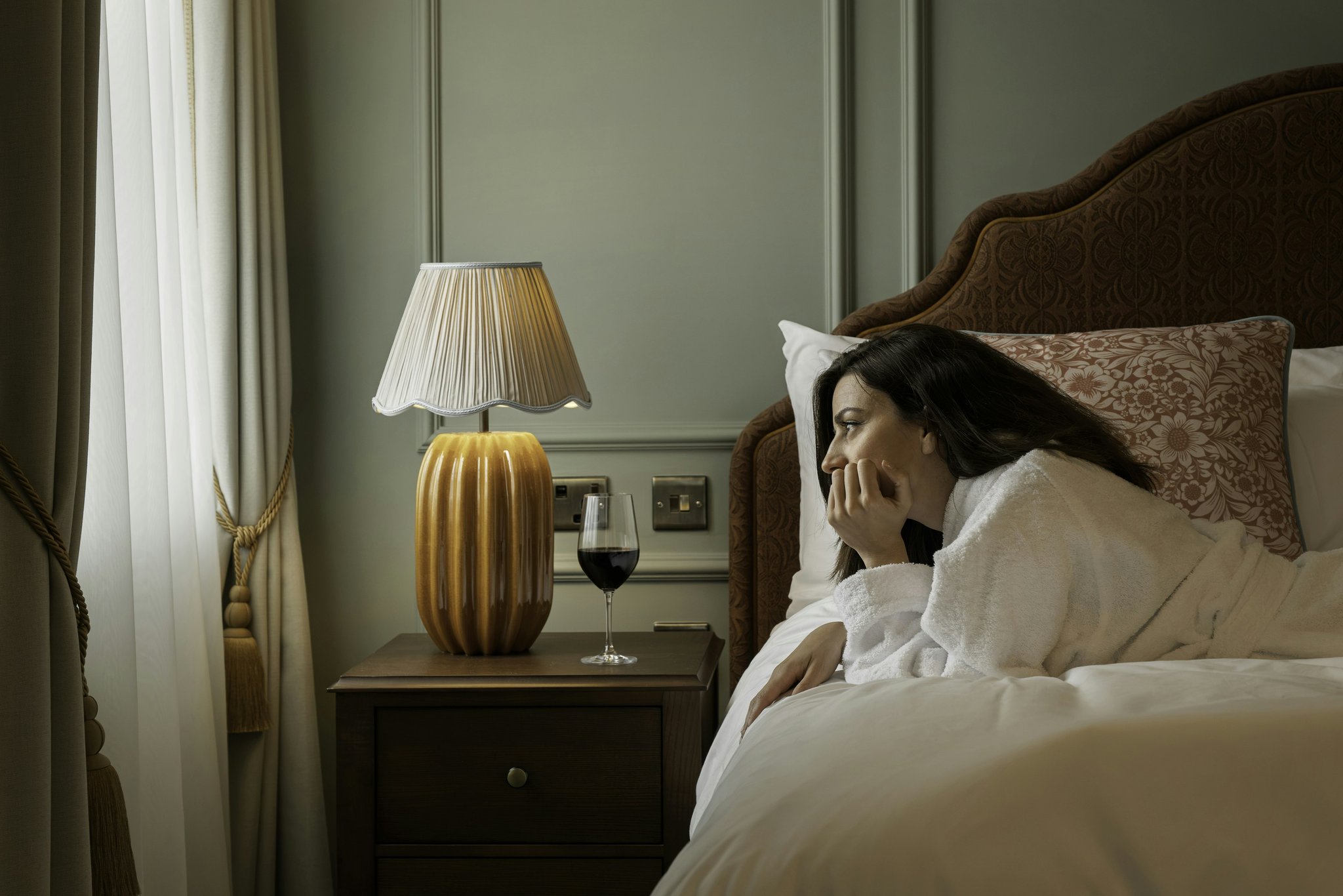 RNSomGUua0OjuWSdKo1t0A_Model_laying_in_bed_-_lifestyle__S