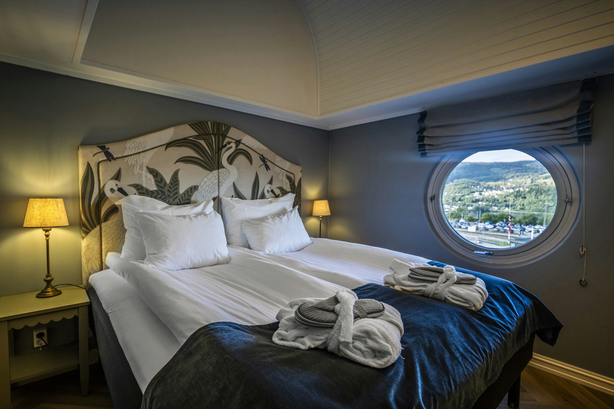 EdURZRCfVUuvUQPJNVYlNQ_FirstHotel_Breiseth_Room_Tower_Sui_S