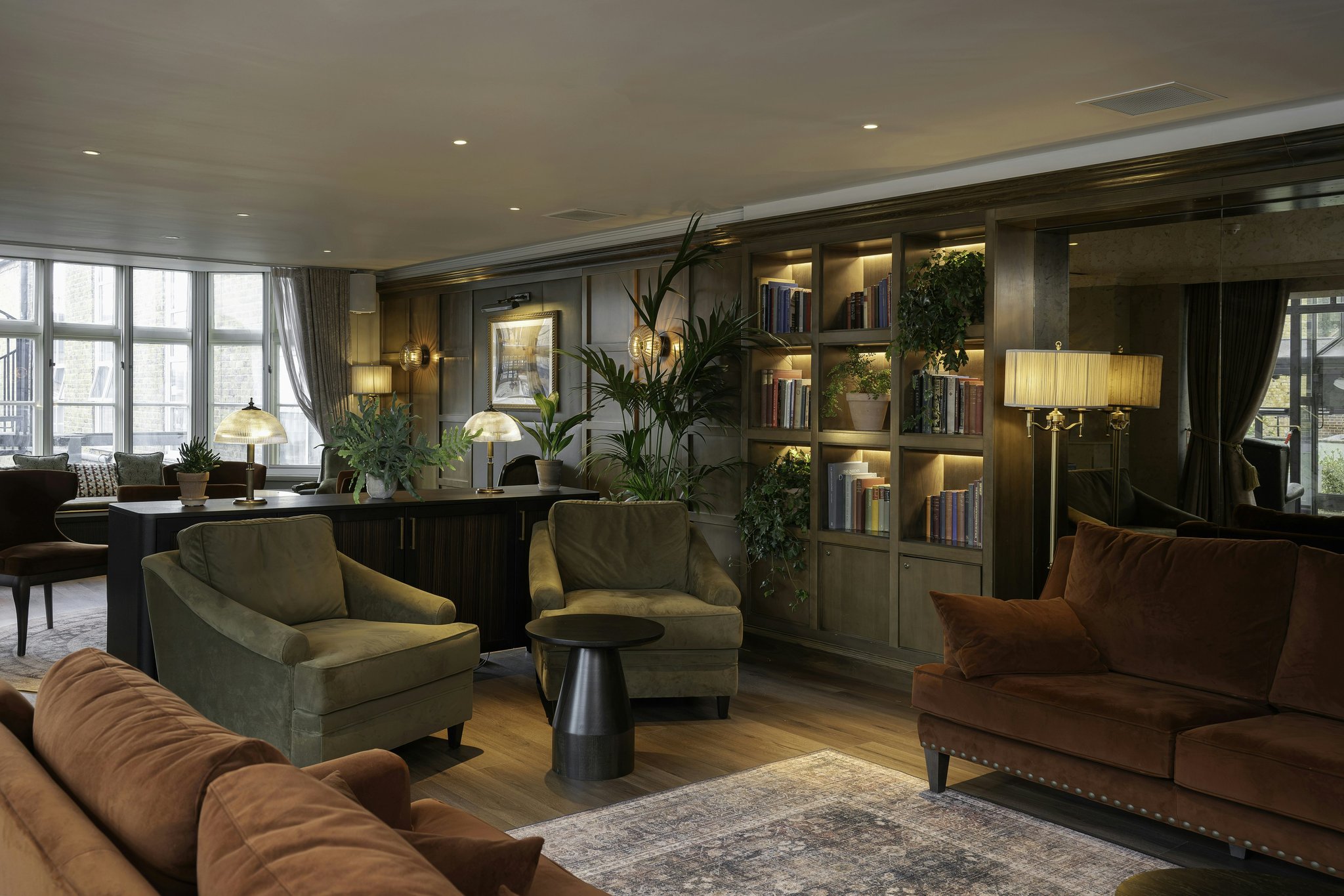 sdarprTm502E8LDI726bA_wide_angle_shot_of_lounge_S