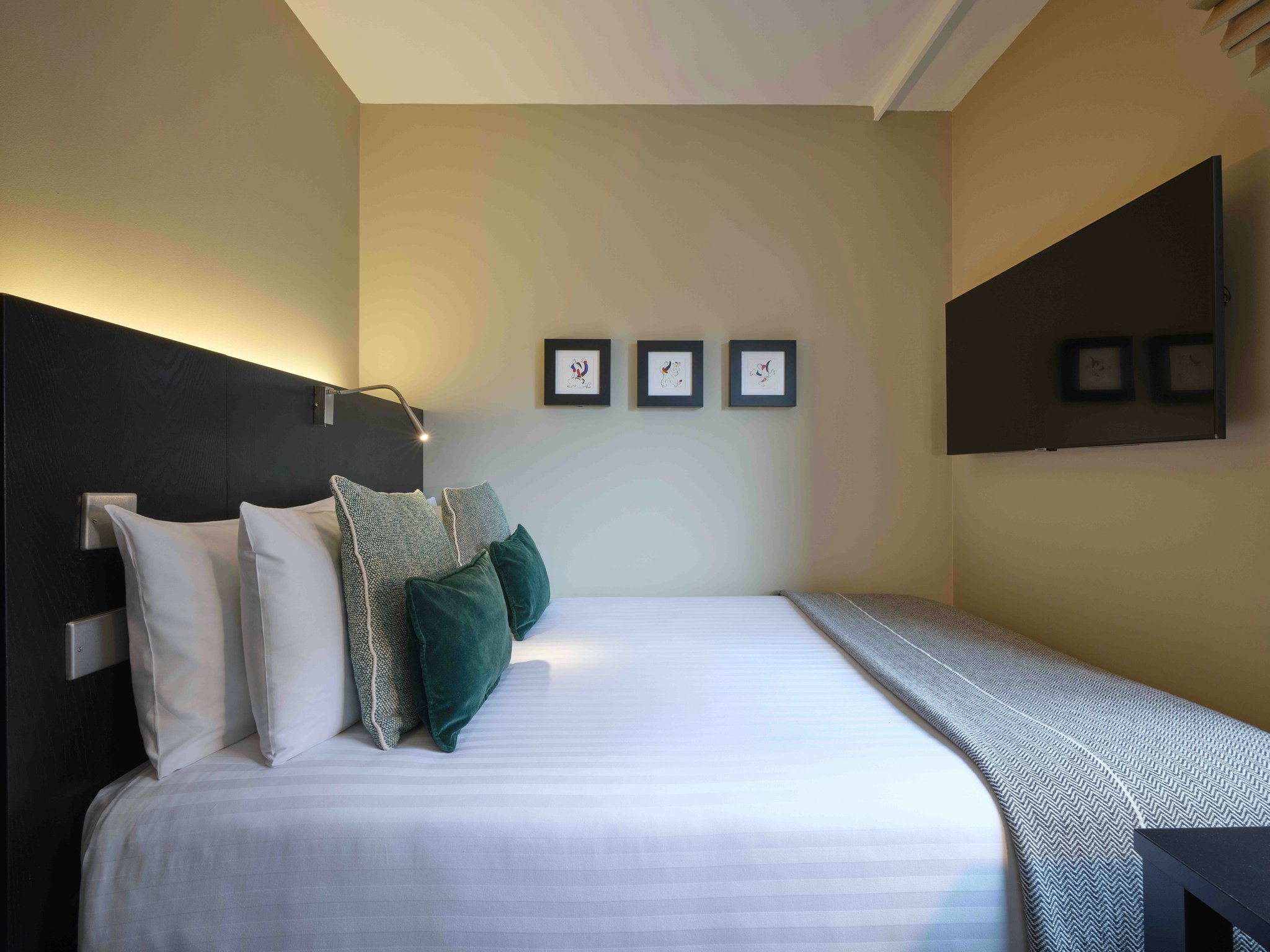 bQr0A5cT702HhKgY8MKYwQ_small_double_or_the_snug_Room_304__S